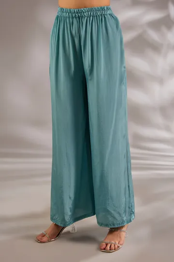 Asymmetric kurta in crepe base with sequins embroidery. image 3