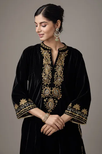 Black Velvet Aari Embroidered Kurta Set image 4