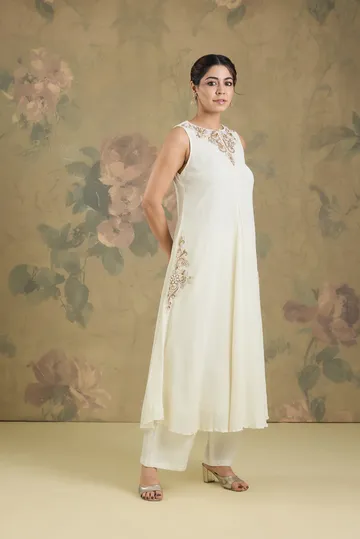 Flared Kurta Set In Chinon Cotton With Handwork image 3