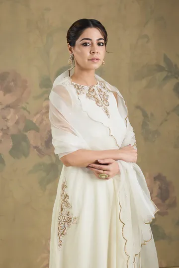 Flared Kurta Set In Chinon Cotton With Handwork image 4