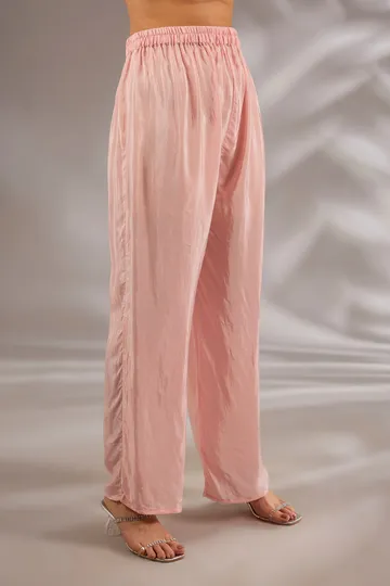 Kurta in crepe base with thread, cutdana and mirror embroidery. image 3